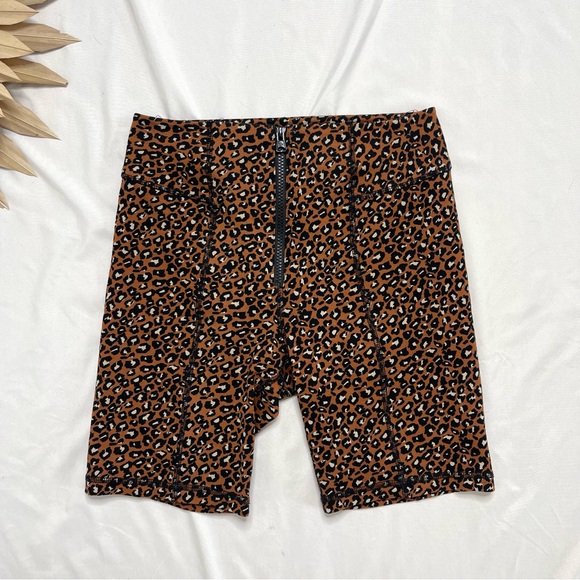 Free People Lucky Strike Leopard Cheetah Brown Zip Front Biker Shorts Size Small - Picture 2 of 6